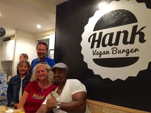 Kimatni and some Vegan Pros at Hank Cuisine Végétale - Archives in Paris