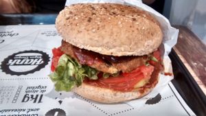 Burger 'L'allumé' at Hank Cuisine Végétale - Archives in Paris