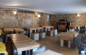 Upstairs seating at Hank Cuisine Végétale - Archives in Paris