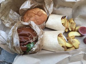 Burgers and fries at Hank Cuisine Végétale - Archives in Paris