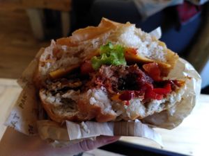 Allumé burger (Dec 2021) at Hank Cuisine Végétale - Archives in Paris