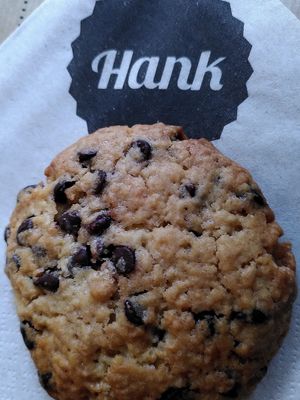 Chocolate chip cookie (Dec 2021) at Hank Cuisine Végétale - Archives in Paris