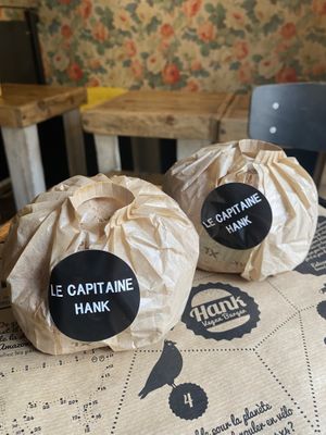 Le captaine hank   at Hank Cuisine Végétale - Archives in Paris