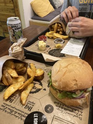 UNLIMITED SAUCE!!!  at Hank Cuisine Végétale - Archives in Paris