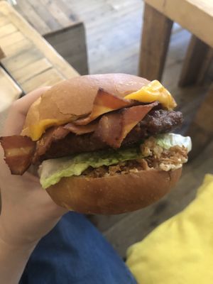 Bacon burger “La vie"  at Hank Cuisine Végétale - Archives in Paris