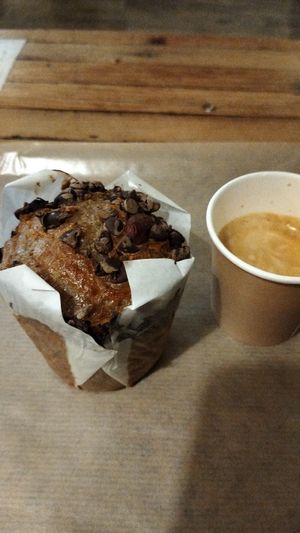 Carrot cake y café at Hank Cuisine Végétale - Archives in Paris