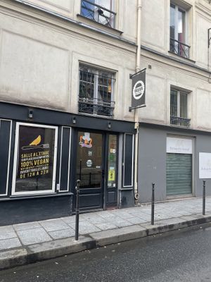 Front store #Veganuary at Hank Cuisine Végétale - Archives in Paris