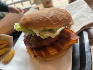 La Vie Bacon Burger #Veganuary at Hank Cuisine Végétale - Archives in Paris
