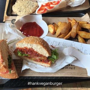 valeur sûre  at Hank Cuisine Végétale - Archives in Paris