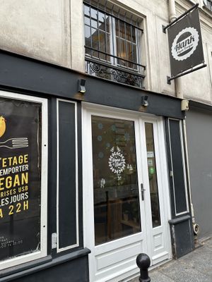   at Hank Cuisine Végétale - Archives in Paris