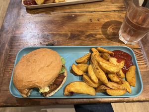 Vegetable burger with fries   at Hank Cuisine Végétale - Archives in Paris