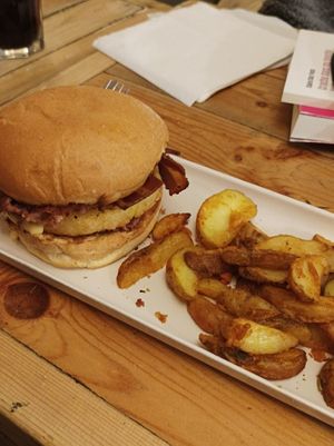 Burger montagnard   at Hank Cuisine Végétale - Archives in Paris