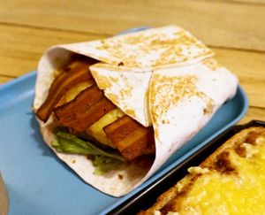 Wrap at Hank Cuisine Végétale - Archives in Paris