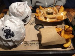 Burgers and potatoes at Hank Cuisine Végétale - Archives in Paris