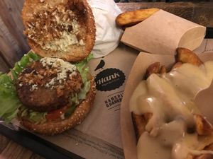 Cheesy fries and burger at Hank Cuisine Végétale - Archives in Paris
