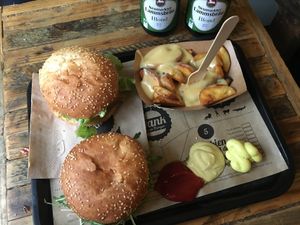 La Rockeuse and Le Touriste at Hank Cuisine Végétale - Archives in Paris