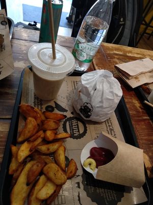 Smoothie delicious. at Hank Cuisine Végétale - Archives in Paris