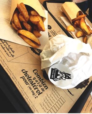 Pretty darn tasty burger and oven baked potato wedges (and not greasy!) at Hank Cuisine Végétale - Archives in Paris