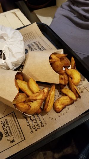 Crispy fries at Hank Cuisine Végétale - Archives in Paris