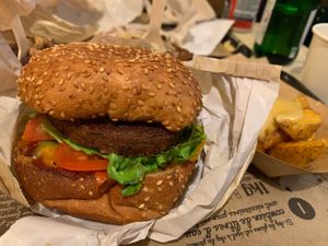 14.03.2019 On our second day in Paris we visit this restaurant and well the service was fantastic and the food was so tasty and even my none vegan girlfriend loved it. at Hank Cuisine Végétale - Archives in Paris