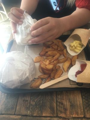 Burgers fries and dips at Hank Cuisine Végétale - Archives in Paris