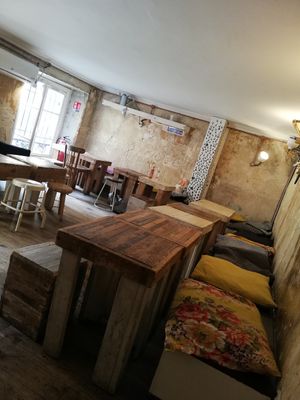 Upstairs at Hank Cuisine Végétale - Archives in Paris