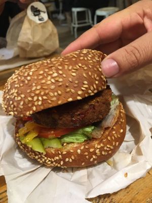 Beyond Burger  at Hank Cuisine Végétale - Archives in Paris