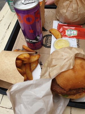 😋🌱 at Hank Cuisine Végétale - Archives in Paris