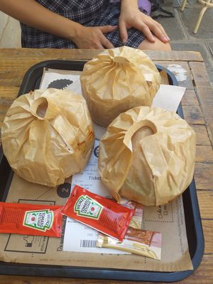 Burgers at Hank Cuisine Végétale - Archives in Paris