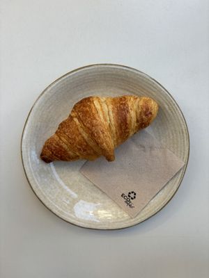 The croissants (and all of the deserts/pastries) are unbelievably good. I have never had such good vegan pastries in my life! I would also recommend the strawberry croissant!   at Let It Bloom in Valencia