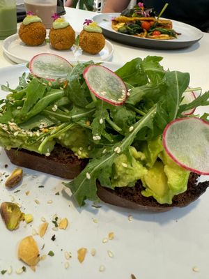 Avocado toast at Let It Bloom in Valencia