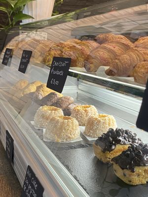 Yummy pastries 🤤  at Let It Bloom in Valencia