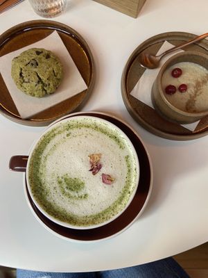 Latte moringa cookie moringa chocolat et crème de maïs   at Wassaï in Lyon