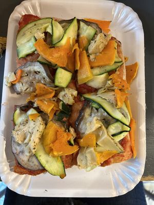 Pizza rossa con zucchine, zucca, carciofi e melanzane  at Dal Grano in Verona