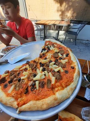 Really great tasting vegan pizza at Pizza Fino in Portland