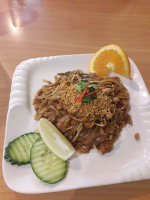 Pad thai w peanuts at Sunflower Thai Vegetarian Restaurant in Auckland