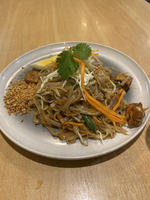 Pad Thai with tofu  #Veganuary at Sunflower Thai Vegetarian Restaurant in Auckland