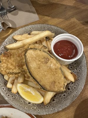 Fish & chips  at Sunflower Thai Vegetarian Restaurant in Auckland