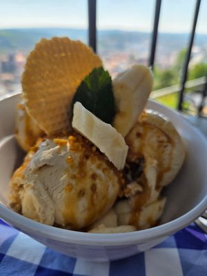 A month of sundaes at Das Oberhaus in Passau