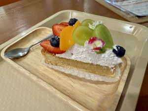 Vegan fruit tart  at ASOK Pethouse Cat Cafe in Bangkok