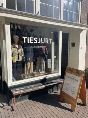   at TIESJURT in Haarlem