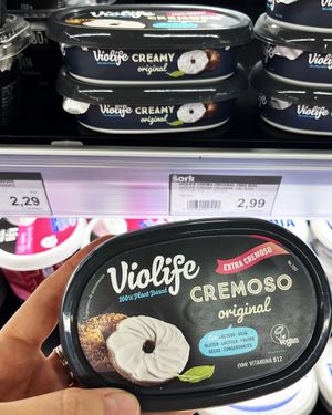 Vegan cream cheese at Sorli - Discau in Premia De Mar