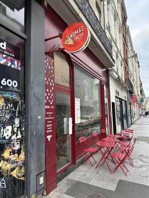 Storefront sidewalk   at Nomás Tacos in Lille