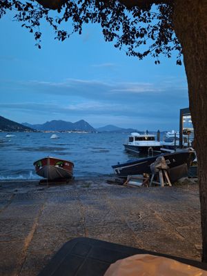 Blick vom Sitzplatz über den Lago Maggiore at La Vecchia Scogliera  in Feriolo