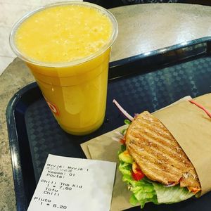 chili the kid & pluto at Plants By Us in Helsinki