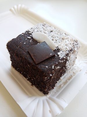 Coconut cube (chocolate - dates- coconut) at Vegetaria in Vienna