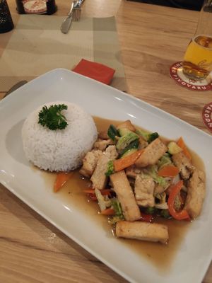 Vegetables with tofu at Bamboo in Hrensko