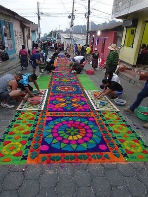 traditional carpet-making for Semana Santa at The Glowing Gourmet in San Pablo La Laguna