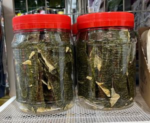 CNY vegan goodies: Seaweed crackers, lightly salted. Yummy 😋   at Veggie Delight at JE254 in West Singapore