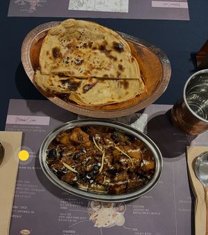 Bread and curry  at Bhavan Indian Restaurant - 바반인도레스토랑 in Busan